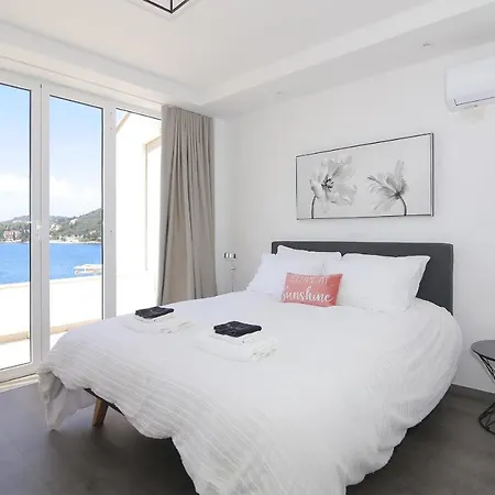 아파트 M 4 - Sea View, Breakfast & Free Garage Parking *