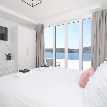 아파트 M 4 - Sea View, Breakfast & Free Garage Parking *