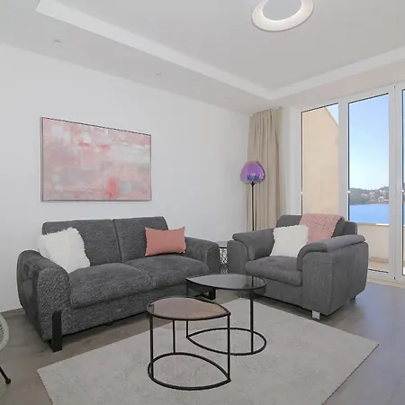 아파트 M 4 - Sea View, Breakfast & Free Garage Parking